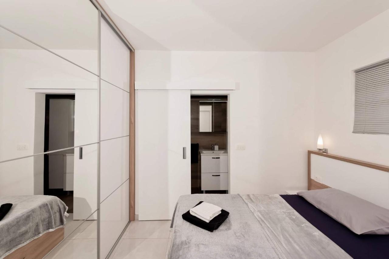 Apartment White Pearl Ražanac Esterno foto